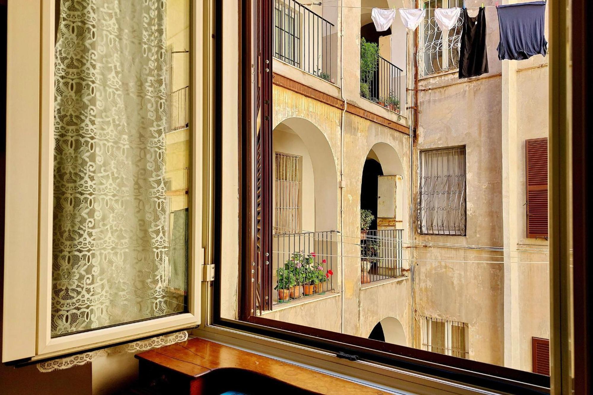 1 Bd With Balcony San Giovanni By Halldis Rom Exterior foto