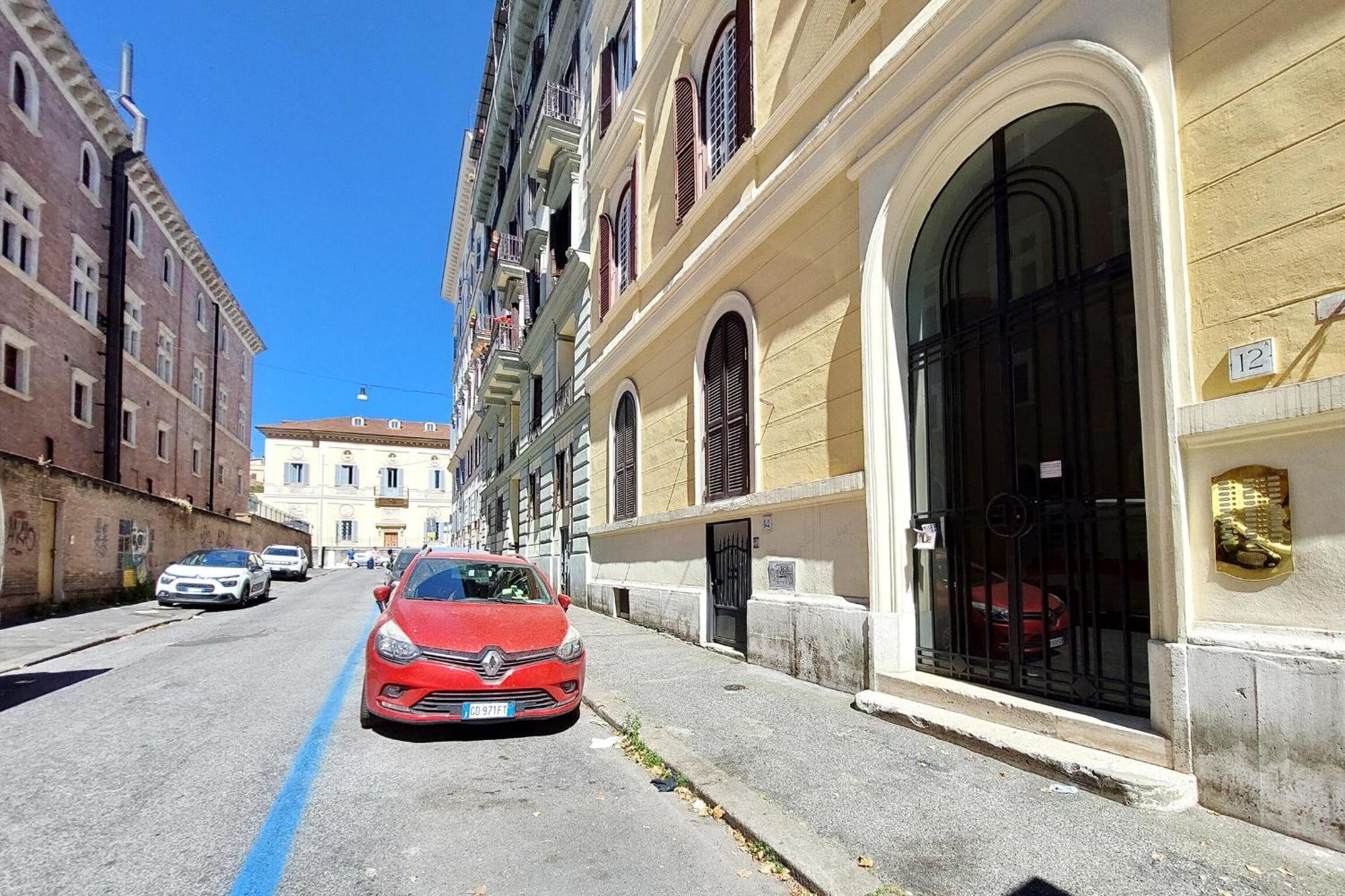 1 Bd With Balcony San Giovanni By Halldis Rom Exterior foto