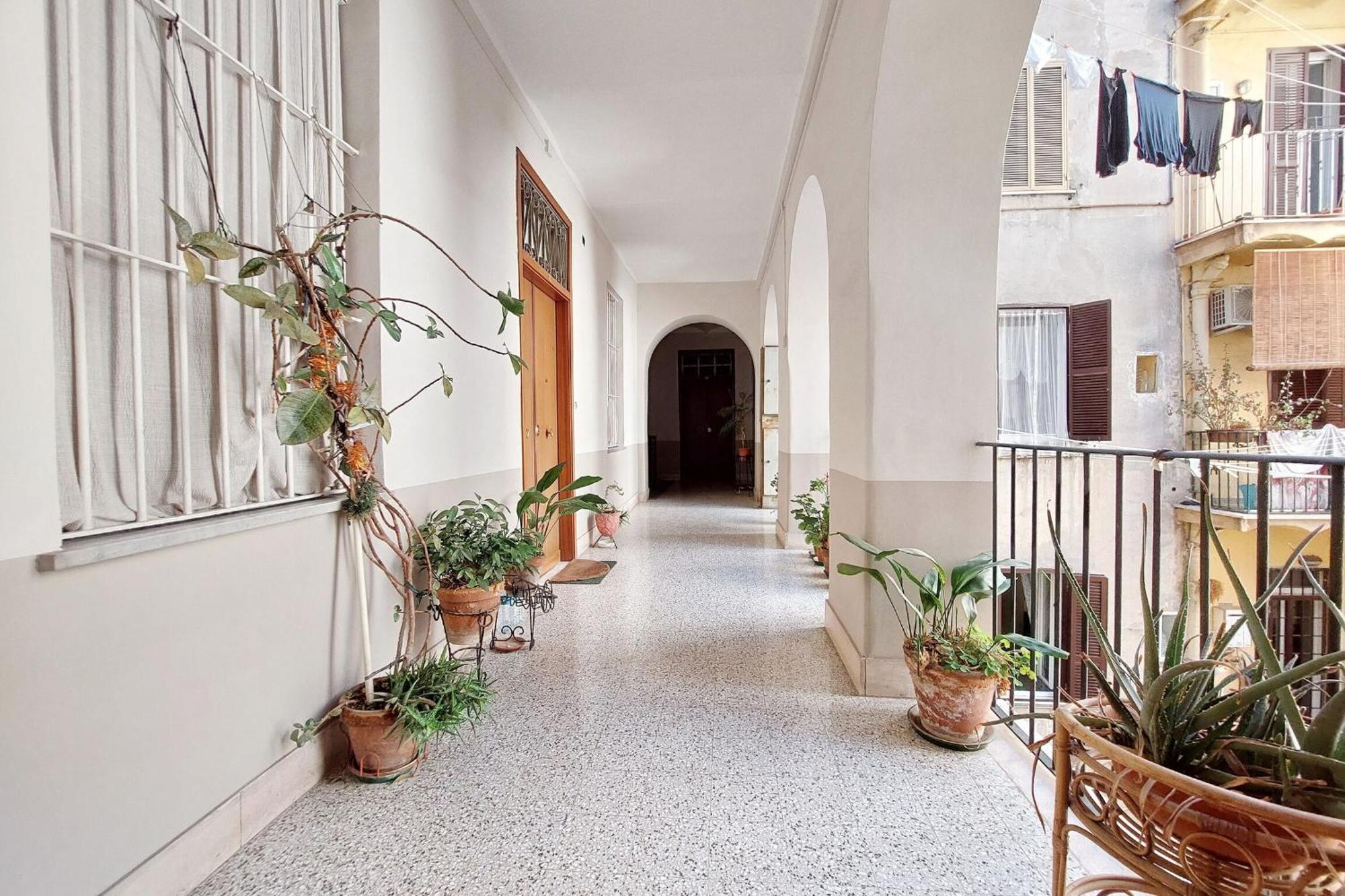 1 Bd With Balcony San Giovanni By Halldis Rom Exterior foto